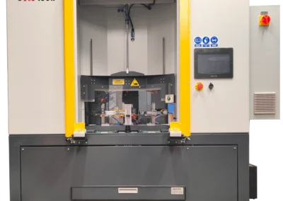 Maszyna do wiercenia, gwintowania i fazowania detali